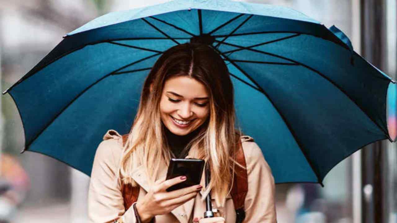 5 ways to waterproof your gadgets this monsoon